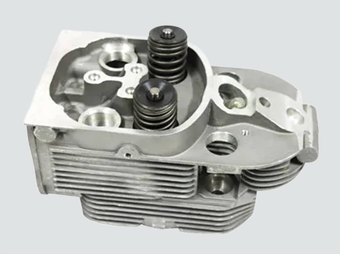 Deutz 913 Cylinder head | 02230878